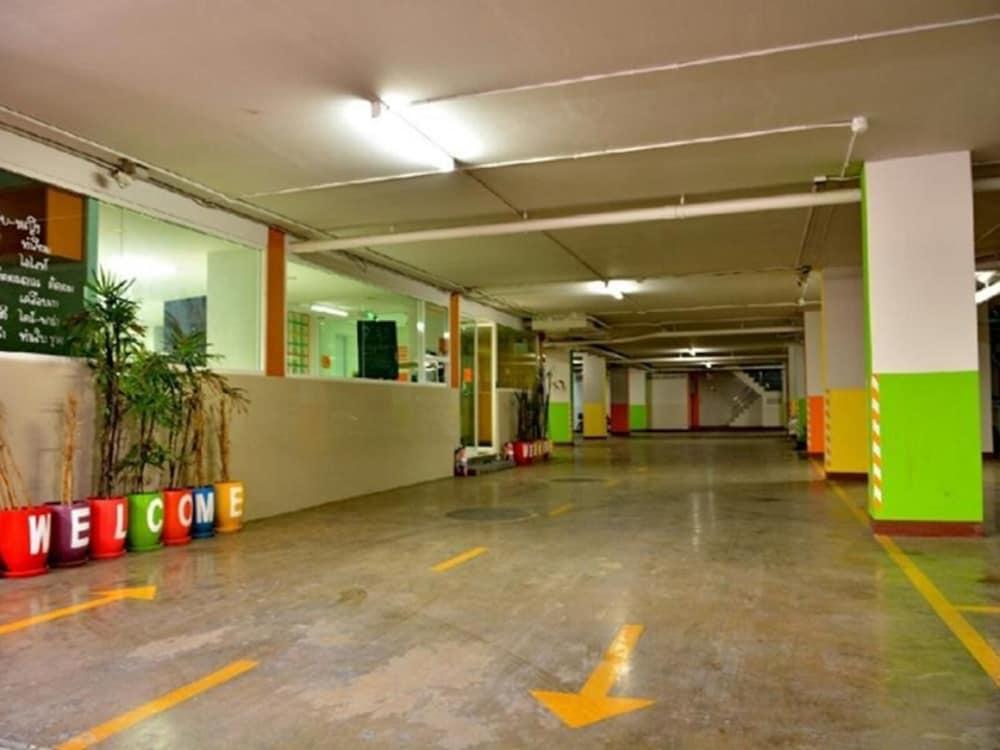 Int Place Property Grounds