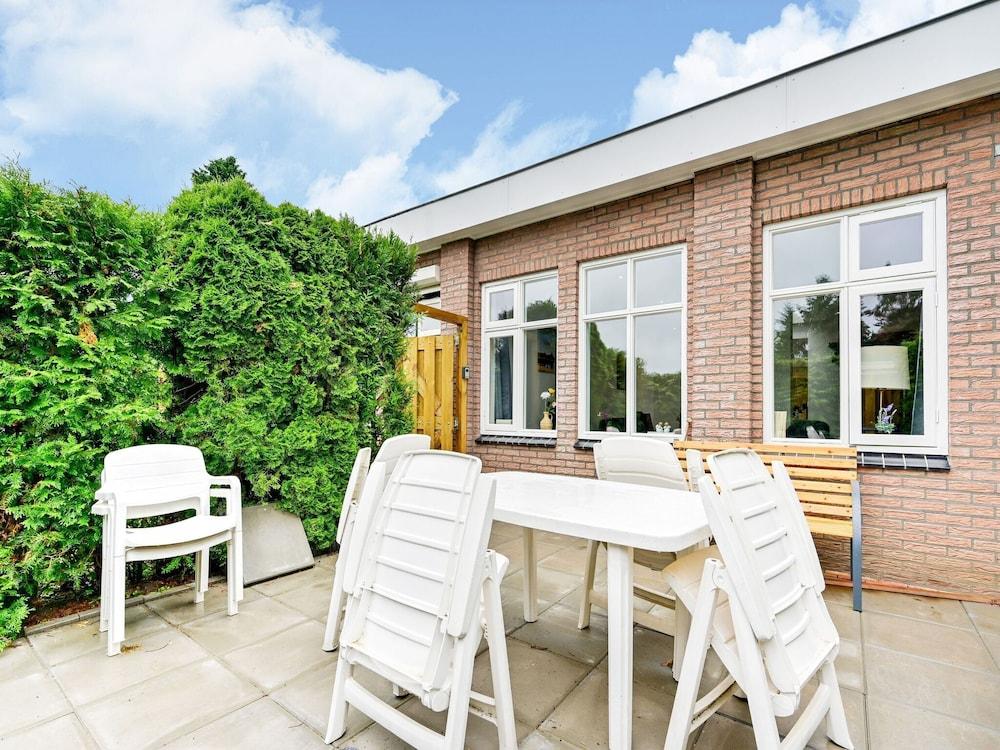 Lovely House in a Holiday Park in Beautiful Putten