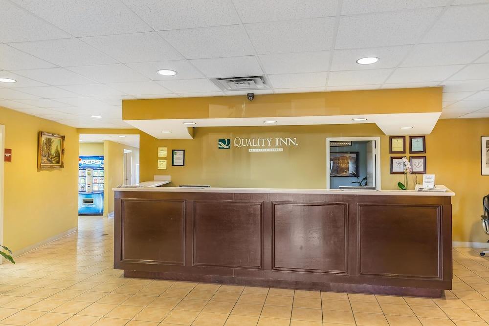 Quality Inn Calera I-65 exit 231 Lobby