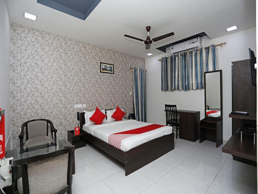 OYO 13493 Hotel Vridhi Inn