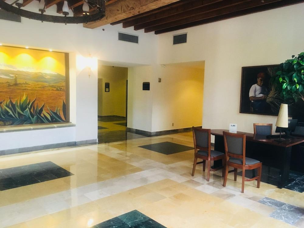 Fiesta Inn Toluca Tollocan Interior