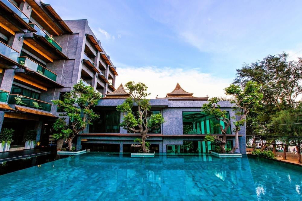 I Calm Resort Exterior