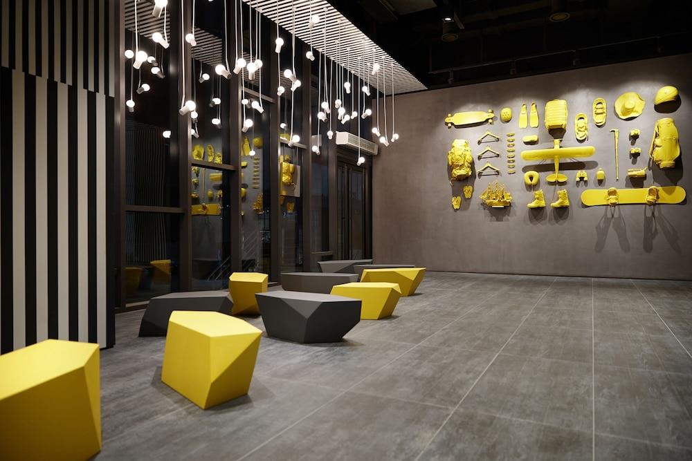 L7 MYEONGDONG by LOTTE HOTELS Lobby Sitting Area