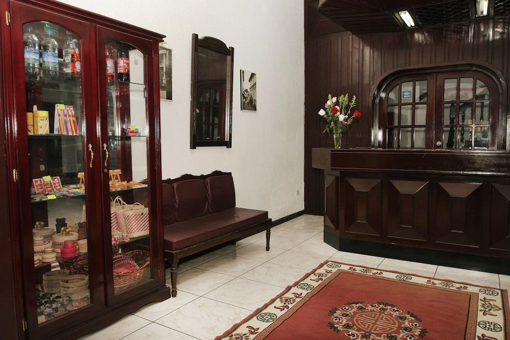 هوتل هواسي كونتيننتال الردهة