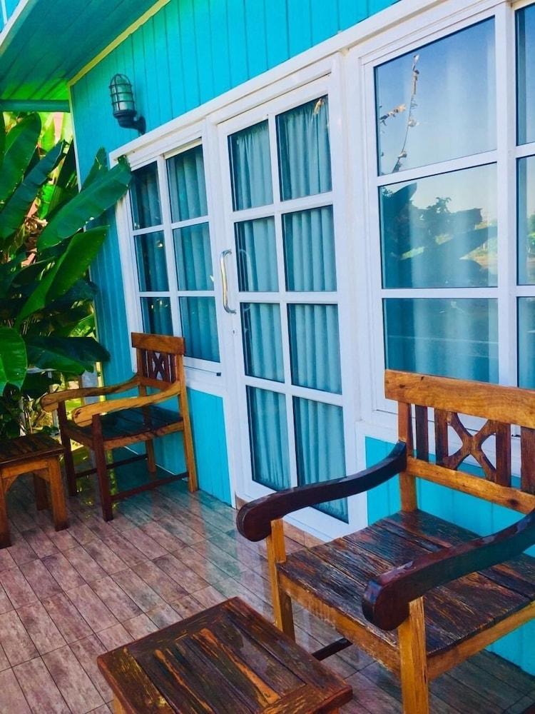 S. Parsukdee Resort Exterior