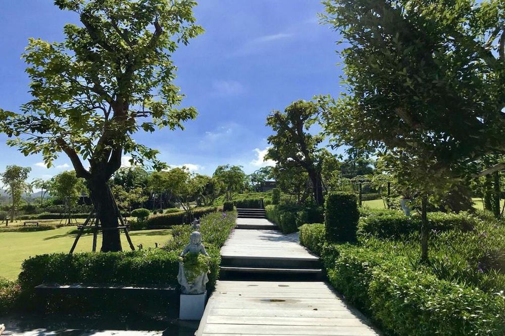 Phuwadee Resort Khao Yai Property Grounds