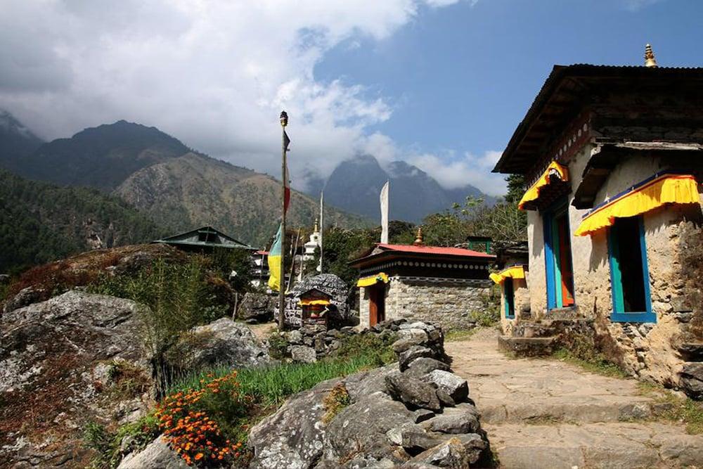 Mountain Lodges of Nepal - Phakding Property Grounds