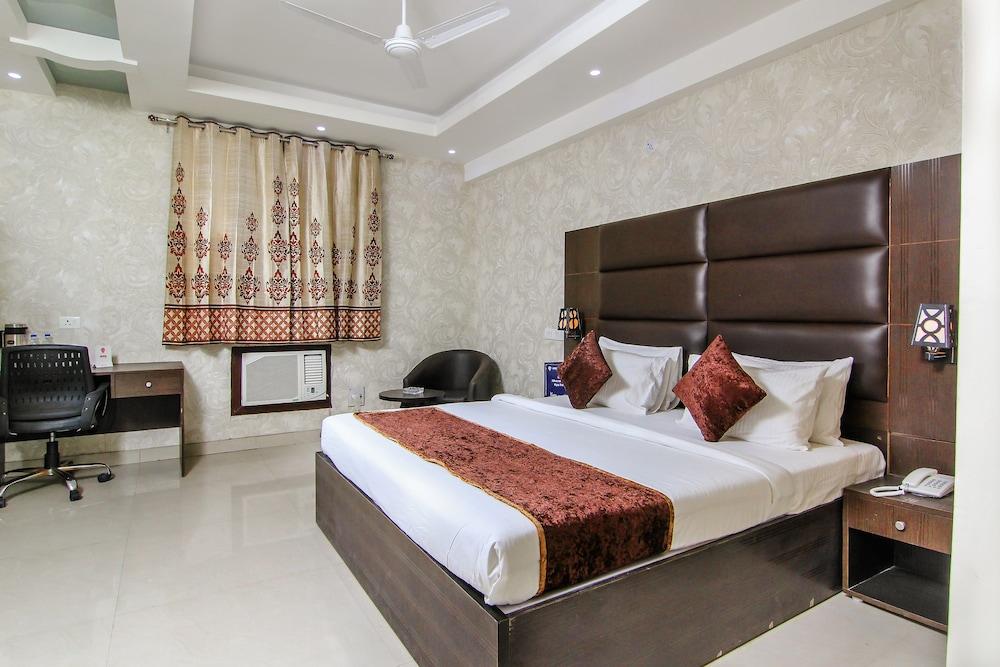 OYO 11532 Hotel SR Grand