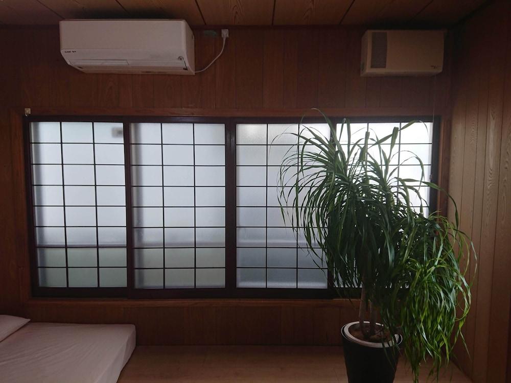 Unjunuya Interior