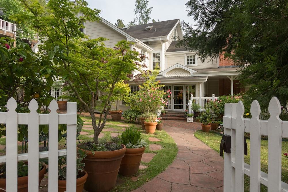 Inn at Occidental Property Grounds