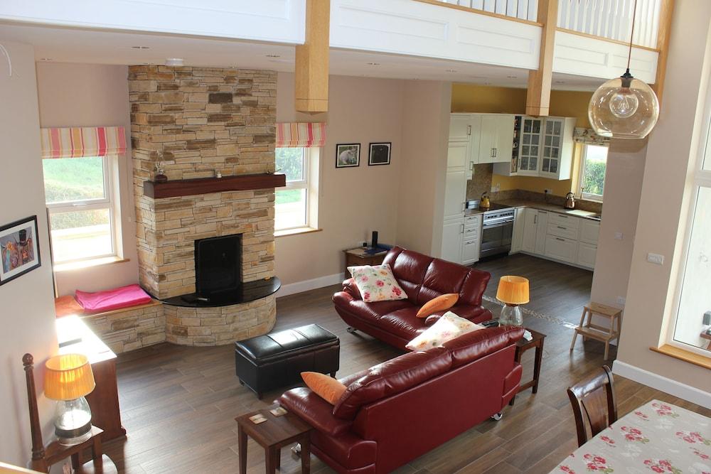 Leaghan Self Catering Living Area