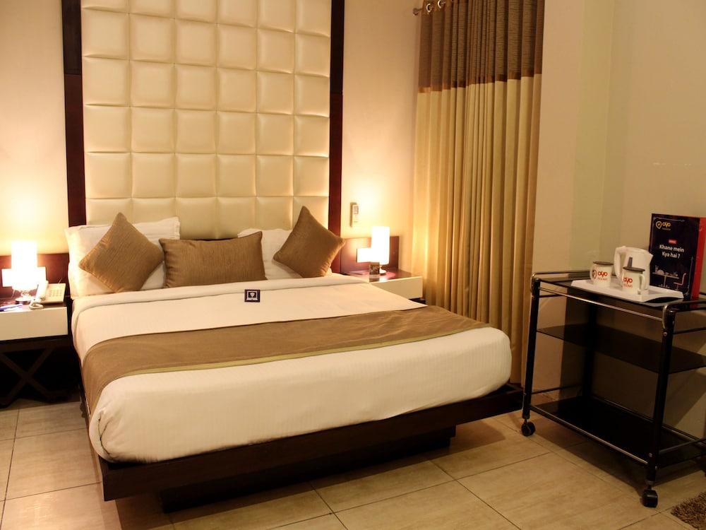 OYO 2617 Hotel Samrat Heavens