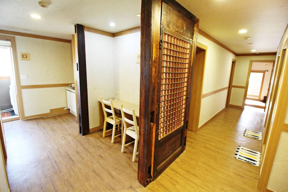 Cocoa Guesthouse Interior