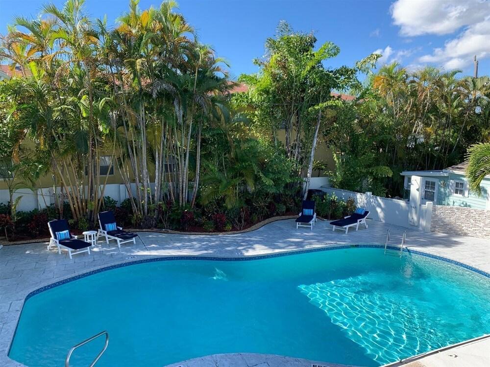 Boca Chica Frank`s Key West Experience Waterslide