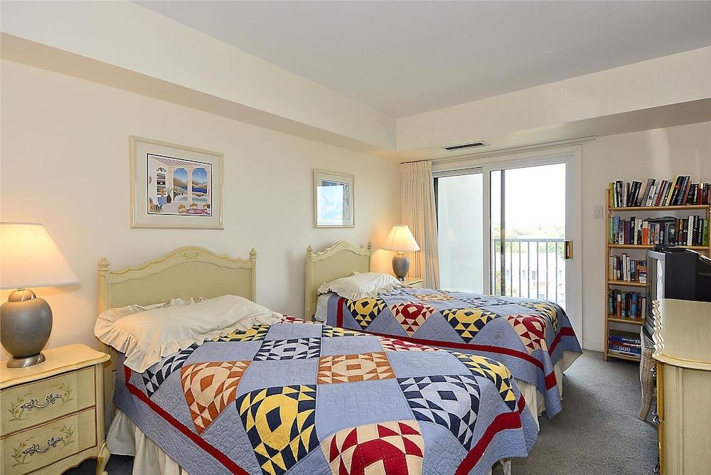 Henlopen Unit 409 by Long & Foster Room
