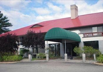 Econo Lodge Near Plymouth State University Aerial View