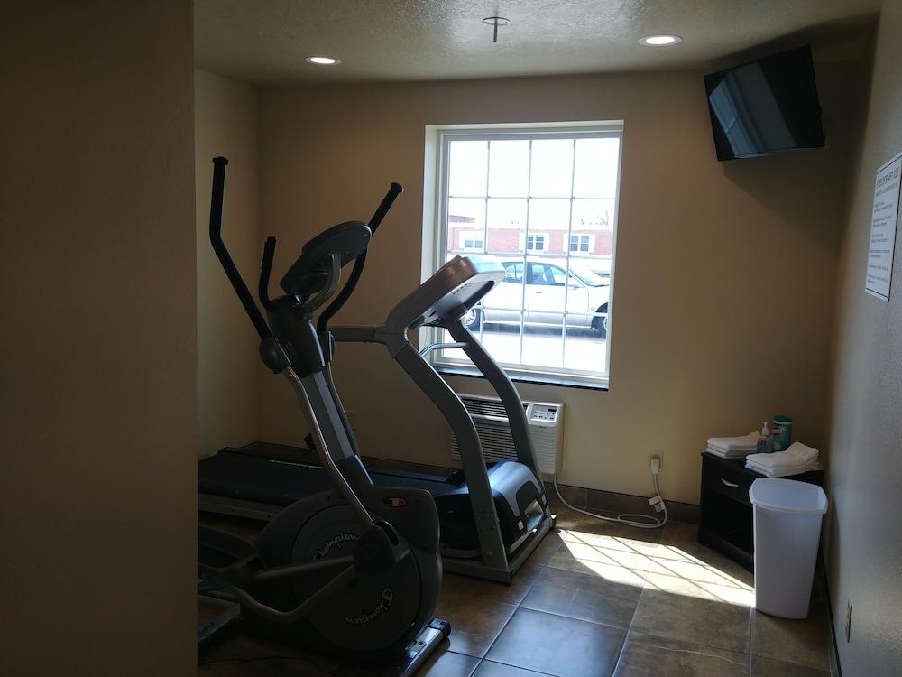 Boarders Inn & Suites by Cobblestone Hotels – Broken Bow Fitness Facility