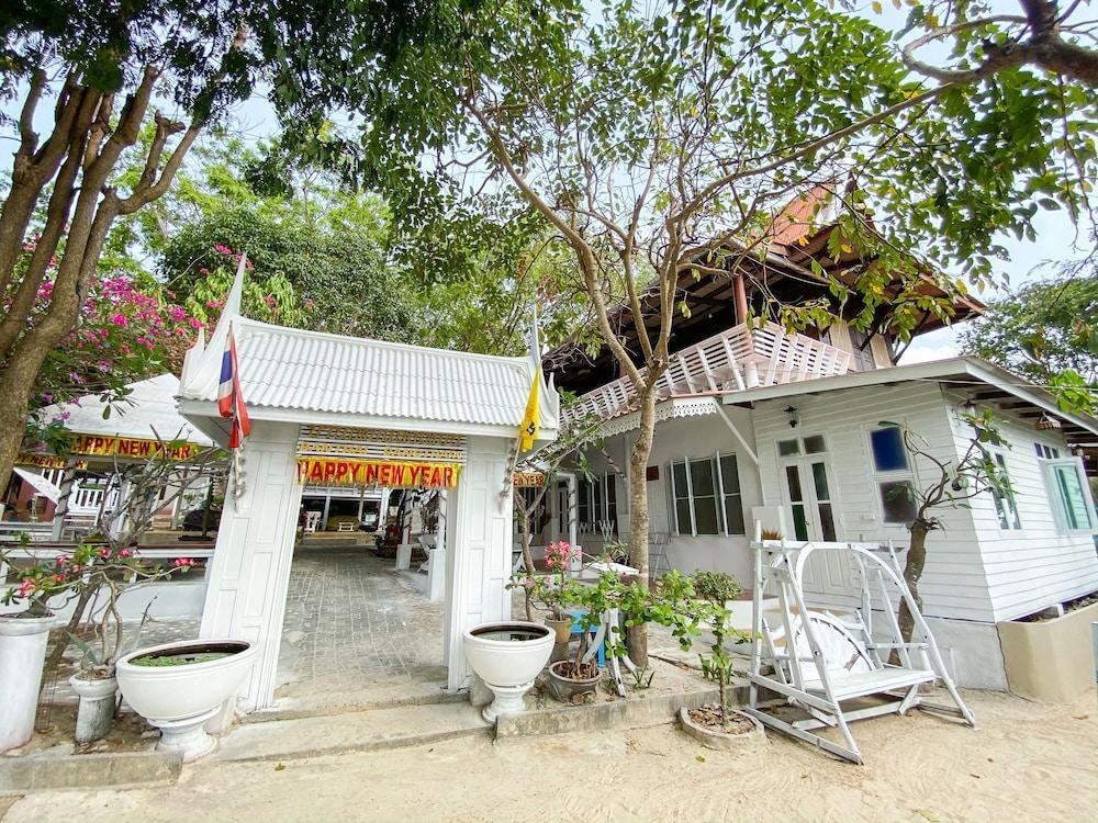 Banthai Sangthian Exterior