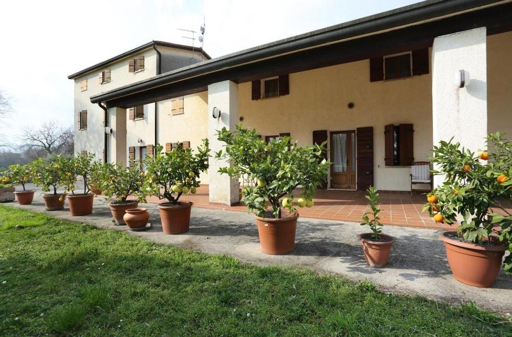 Albergo Volpara Interior Entrance