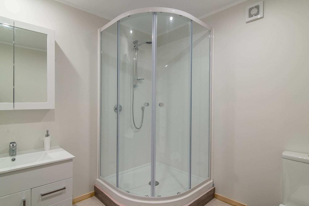 D&J's Secret Hideaway Bathroom