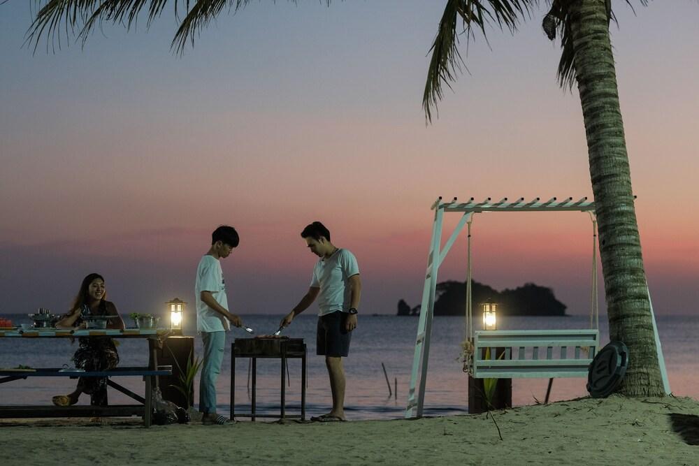 Bansuratwadee Resorts Exterior