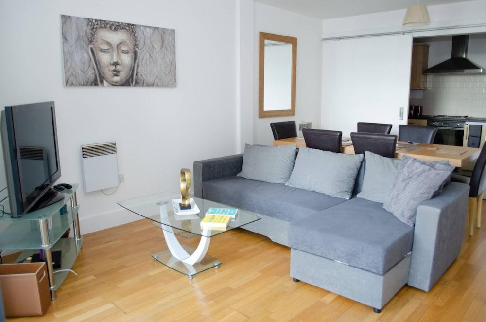 Henry Street - Apt 22 Featured Image
