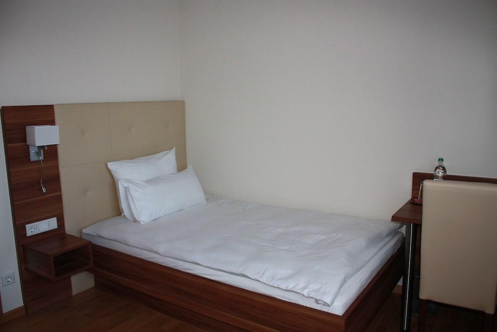 Boardinghaus Holledau Inn Room