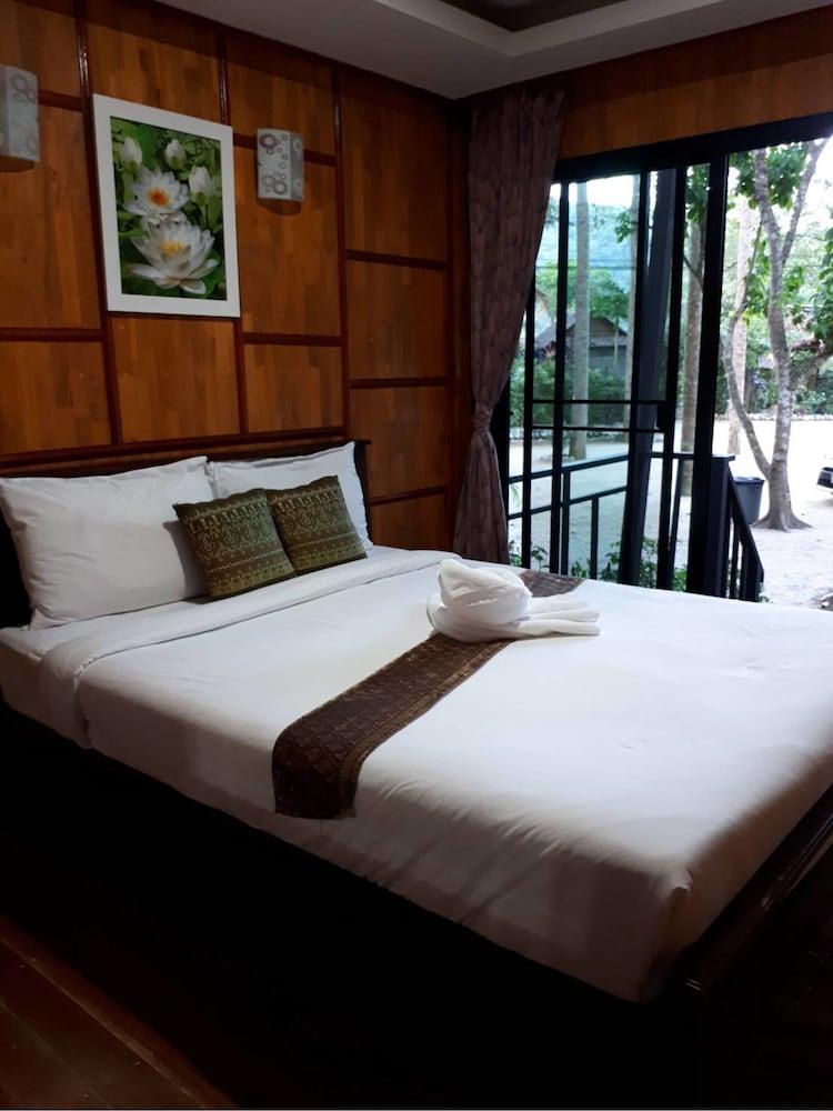 Num Chaykhong Room