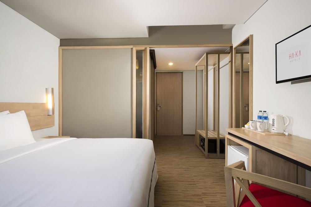 Up-Peak Hotel Simpang Lima Semarang Powered by Archipelago Room