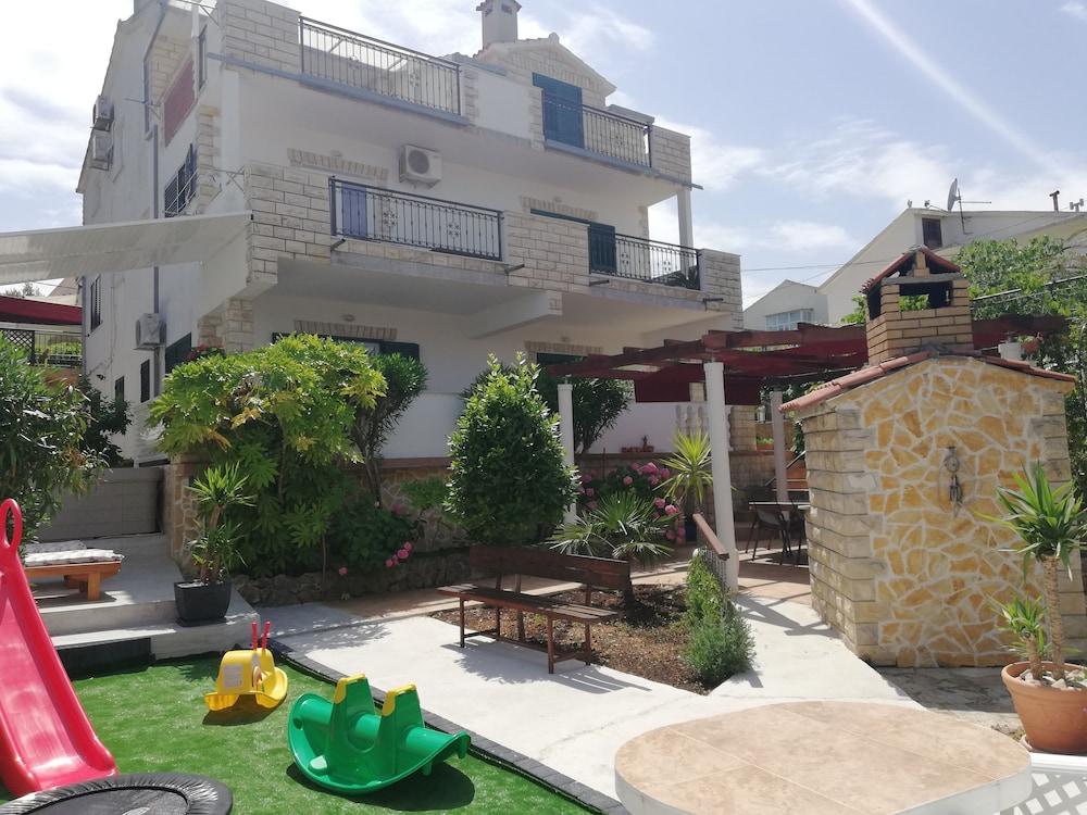 Apartments Marina