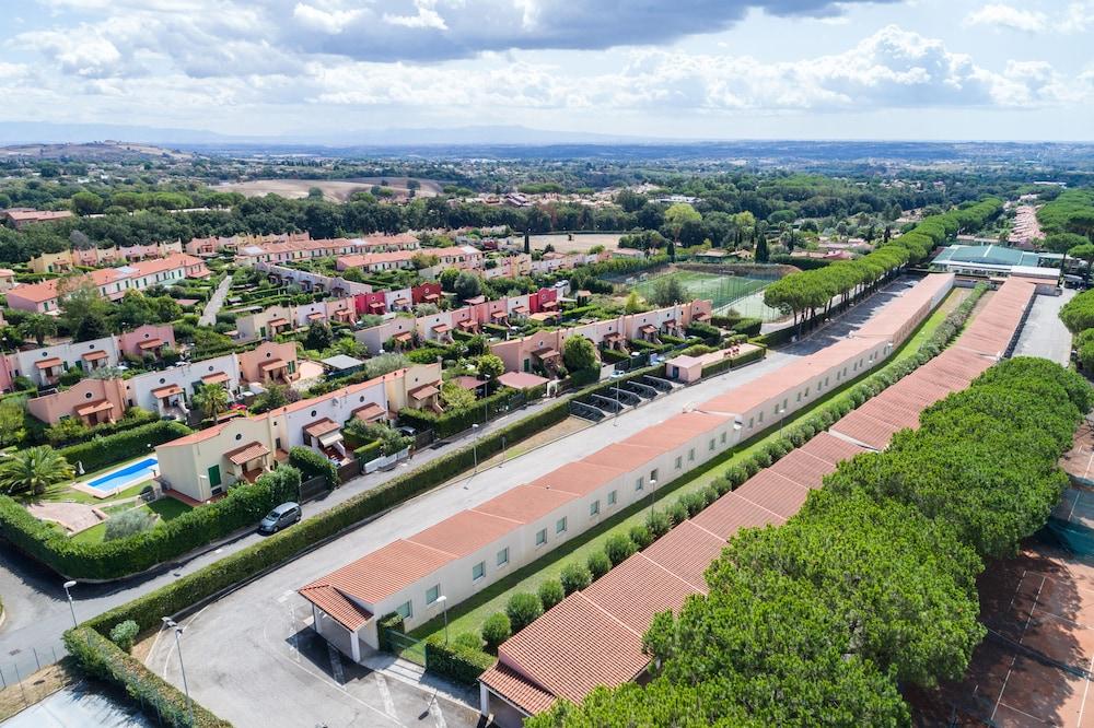Autohotel Aerial View