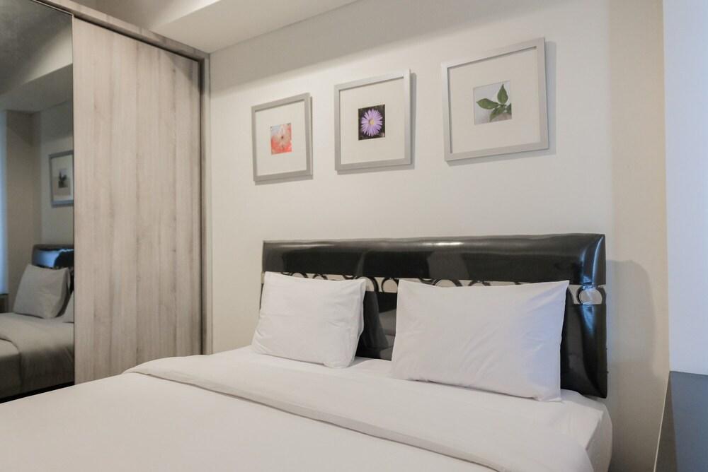 Bright 2BR Apartment at Paramount Skyline Room