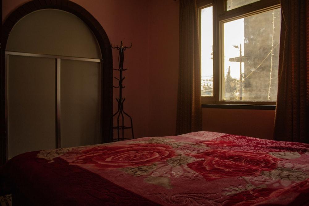 Sudha's Garden Home Room