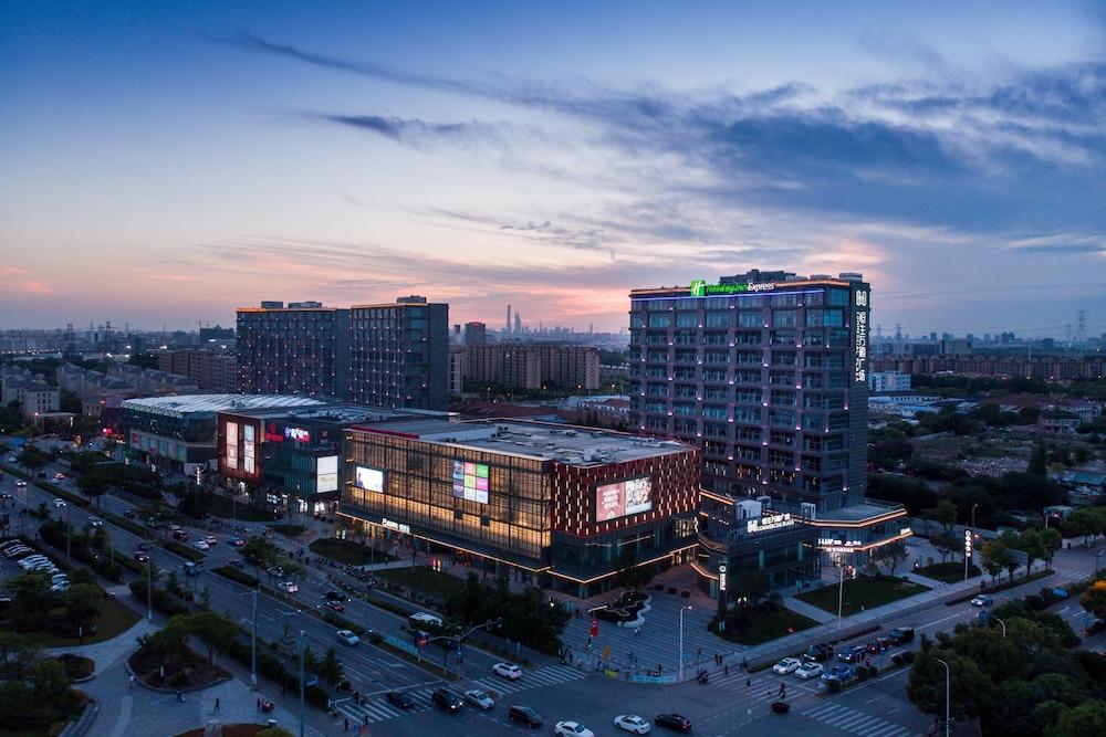 Holiday Inn Express Shanghai Tangzhen by IHG Exterior