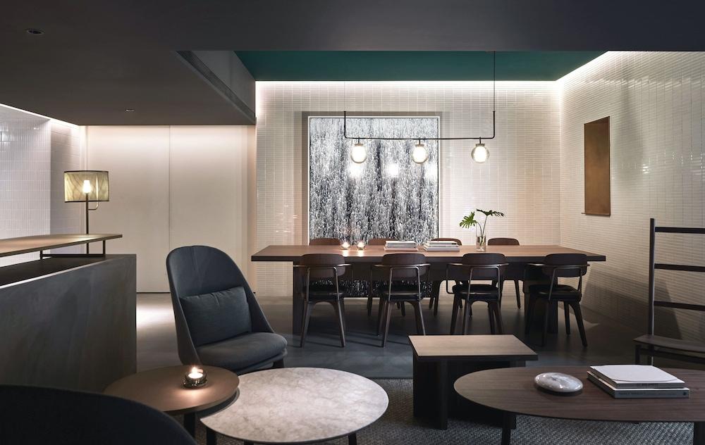 كيمبتون دا آن تايبيه باي آيتش جي المنطقة الخارجية