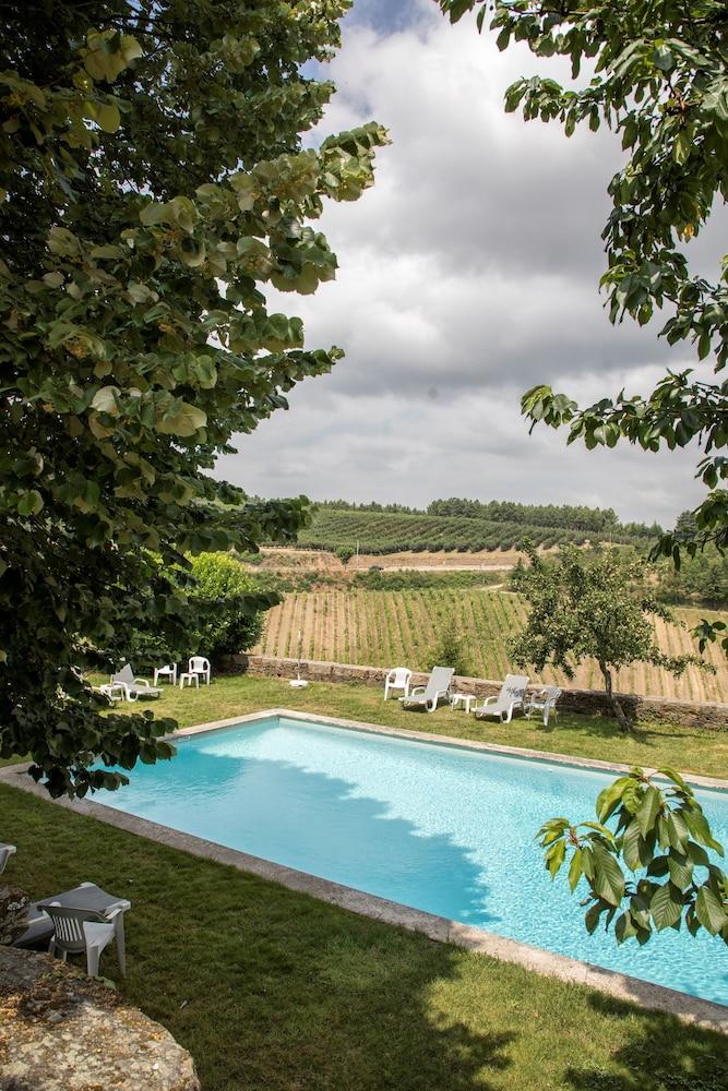 كازا دي فيلارينهو دي ساو روماو حمام سباحة مكشوف