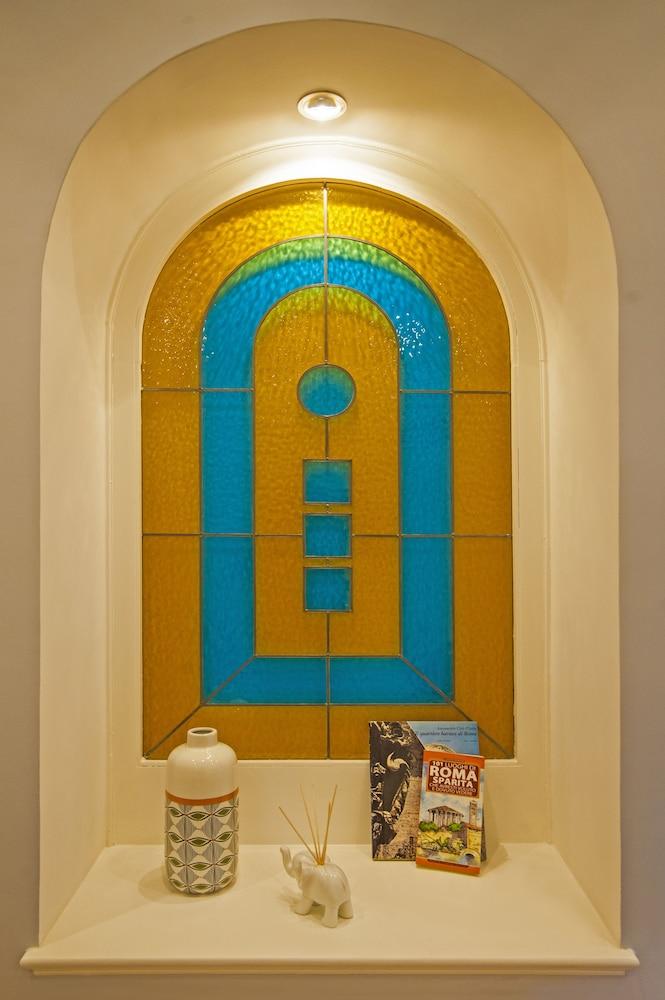 Guest House Vignola Interior Detail