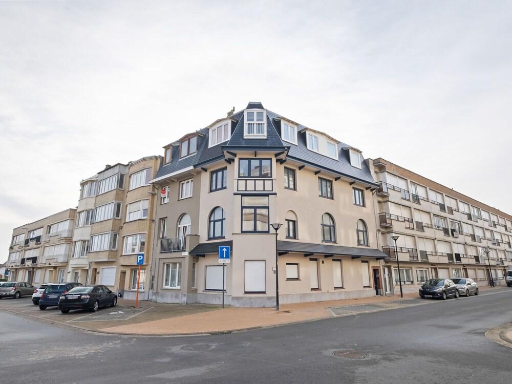 Modern Apartment in Westende Middelkerke With Beach Nearby