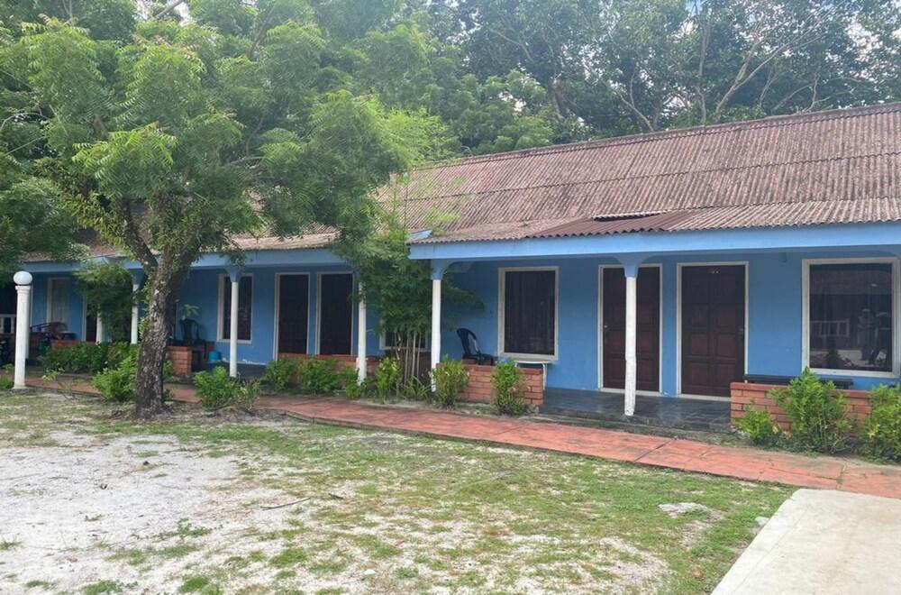Charlie Langkawi Motel Exterior