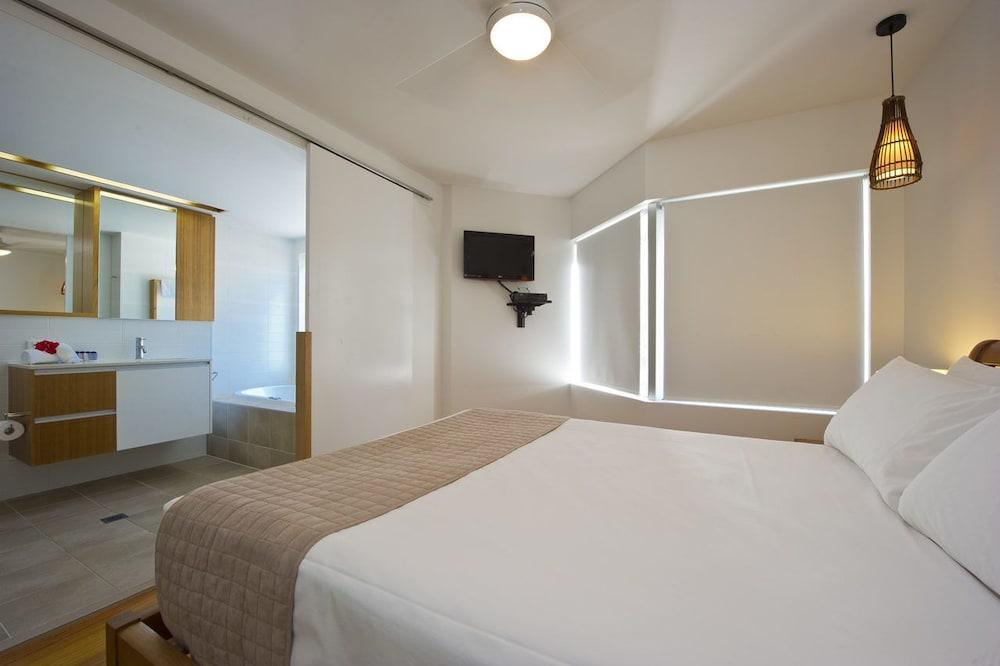 Maggies Beachfront Apt. 12 Room
