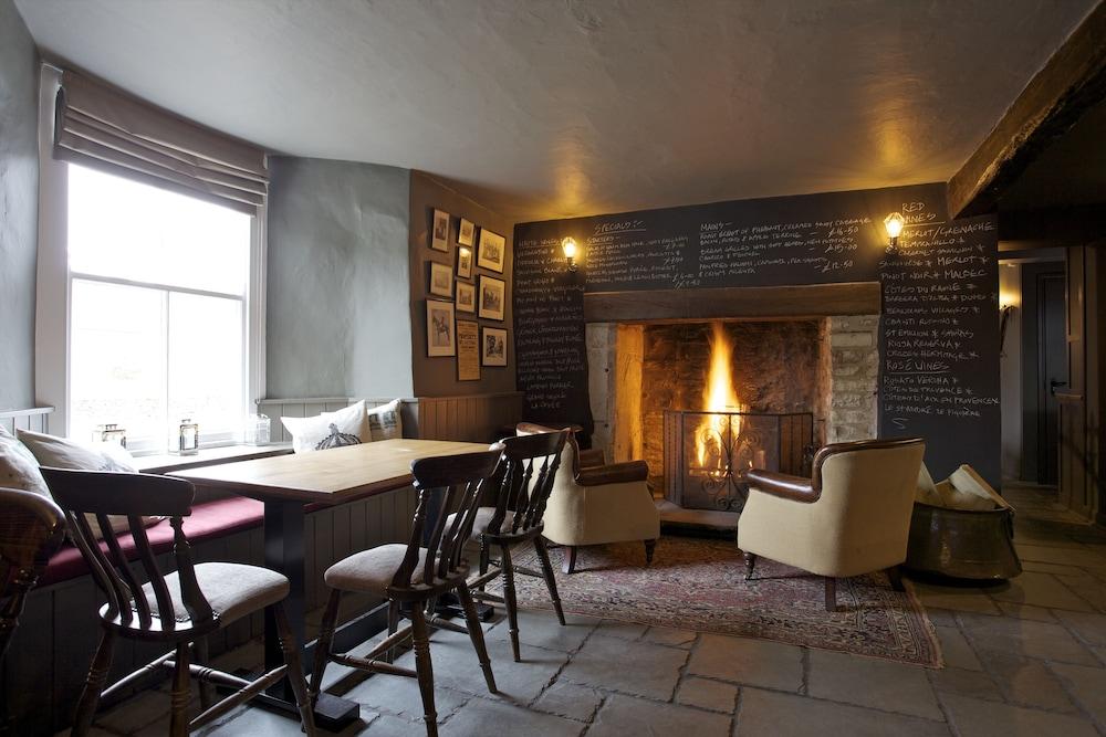 The Kings Arms Interior Entrance