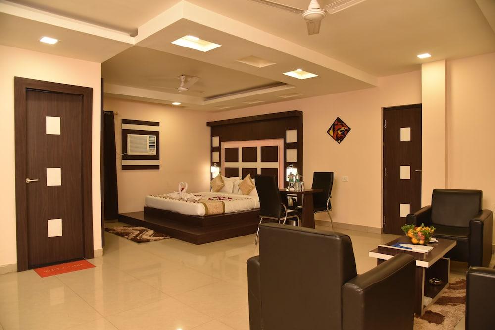 GenX Rameshwaram Deoghar Room