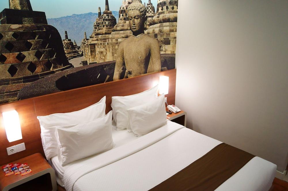 Citihub Hotel @Mayjend Sungkono, Surabaya