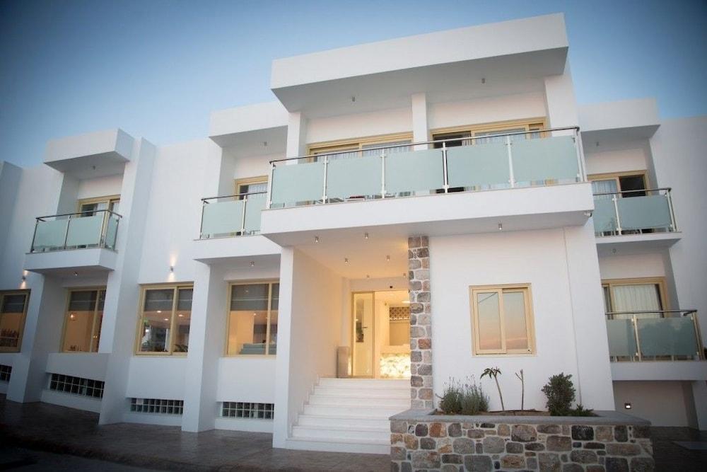 Zephyros Hotel