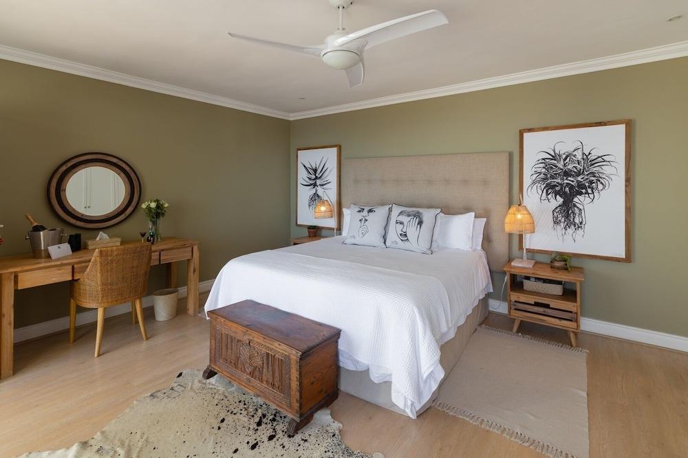 Port Of Call Room