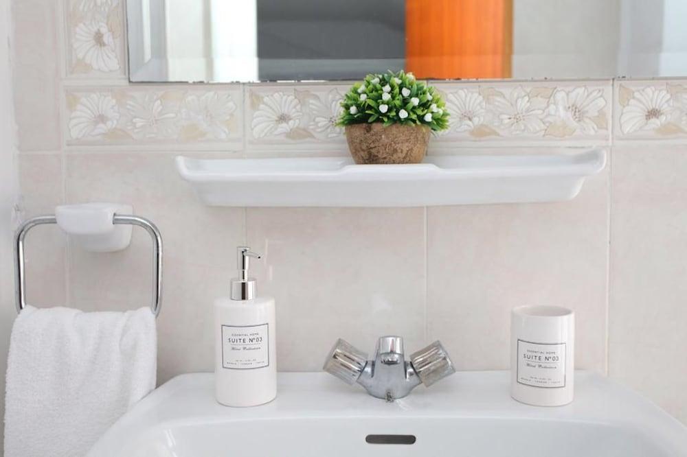 Alojamientos Arrarte Bathroom