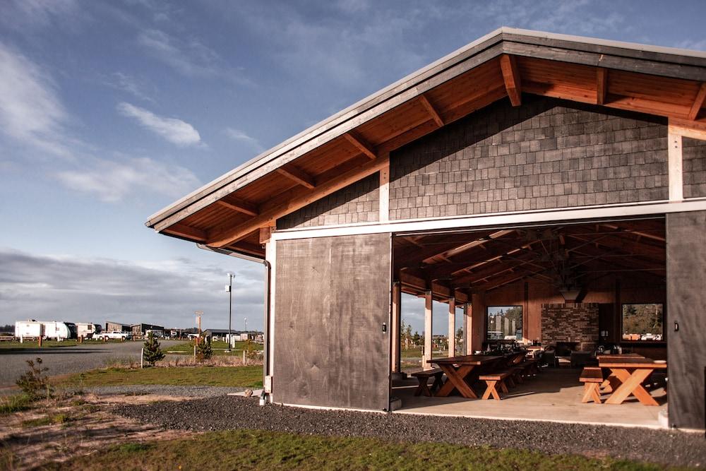 Bay Point Landing Exterior