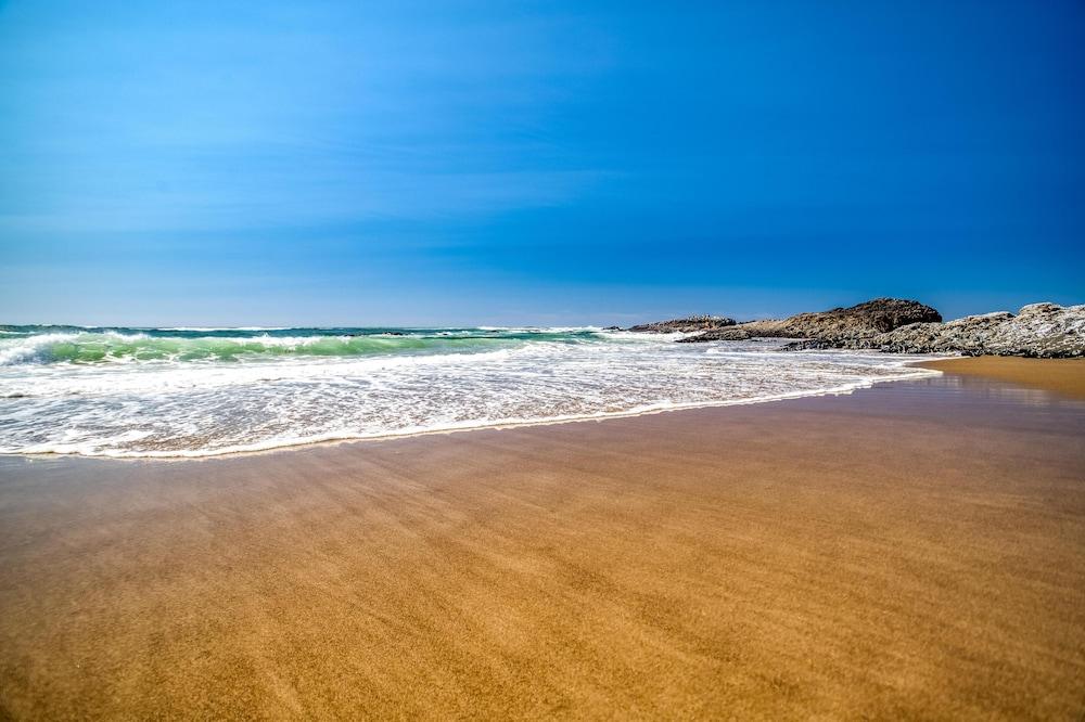 Lola's Lighthouse Beach