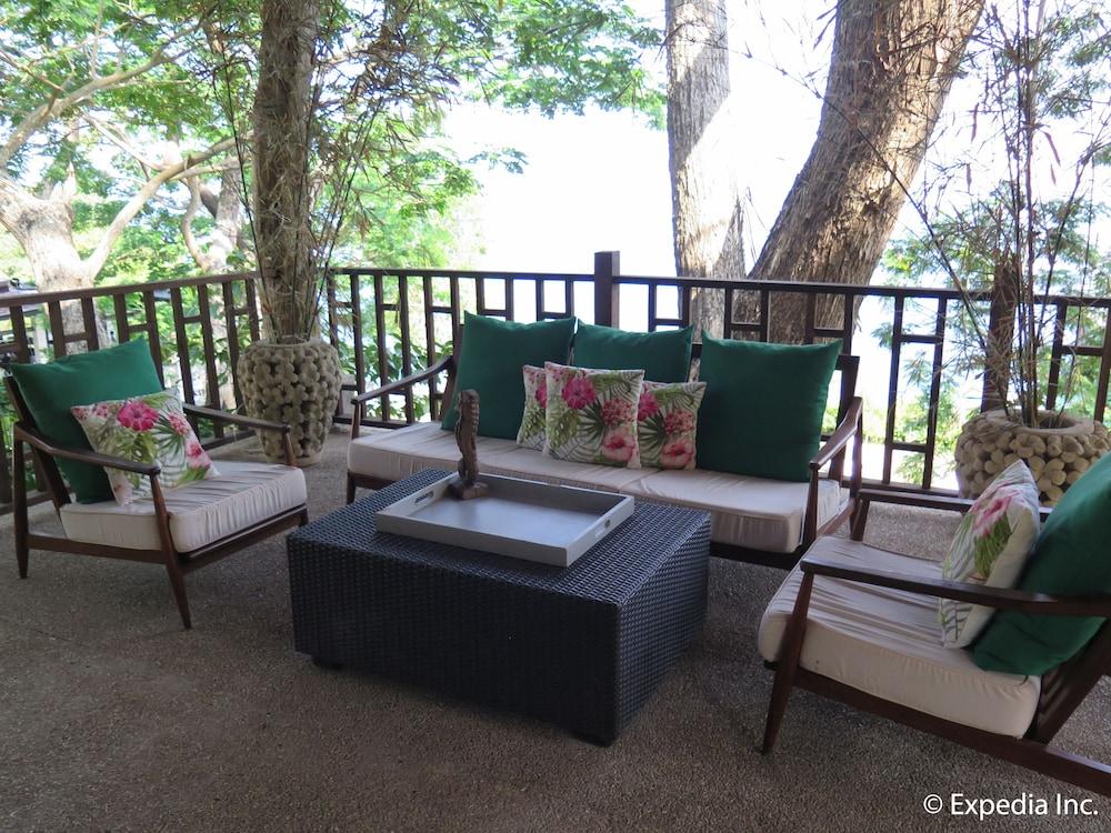 Aiyanar Beach and Dive Resort Lobby Sitting Area