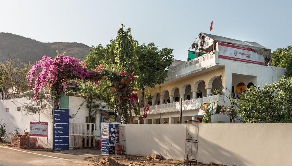Backpacker Panda - Chand Palace Exterior